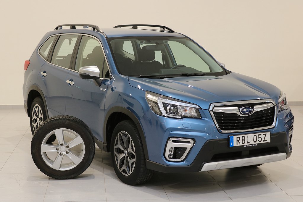 Subaru Forester e-Boxer AWD Drag Kamera Vinterdäck ingår