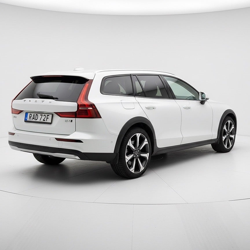 Volvo V60 Cross Country B4 AWD / Inscription / Panorama