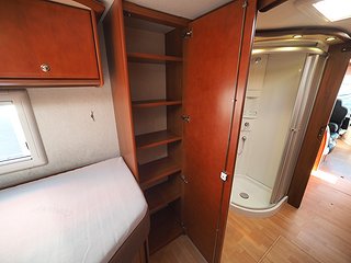 Husbil-halvintegrerad Concorde Charisma 890 LS 28 av 31