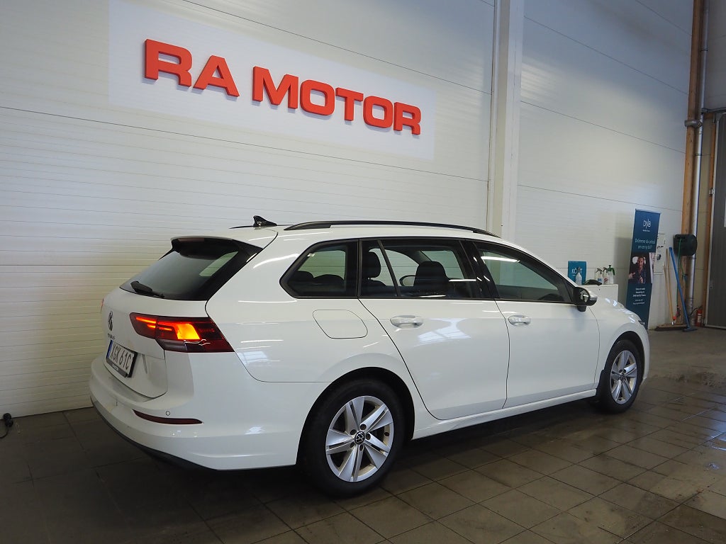 Volkswagen Golf SC 1.5 TSI 150hk Kamera P-Värmare Lane Assist Moms 2021