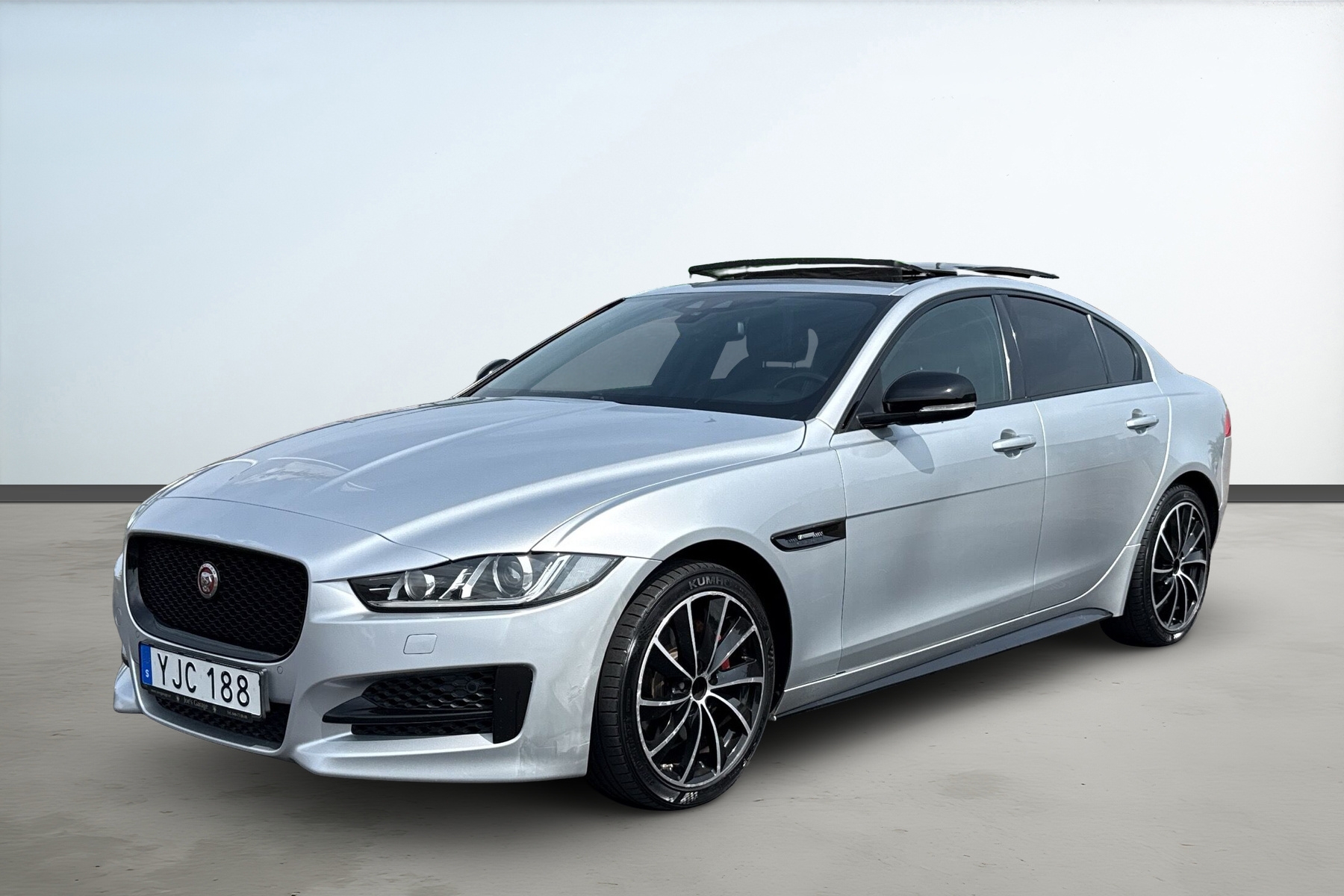 Jaguar XE 20d Automat Euro 6 180hk, bild 7/17