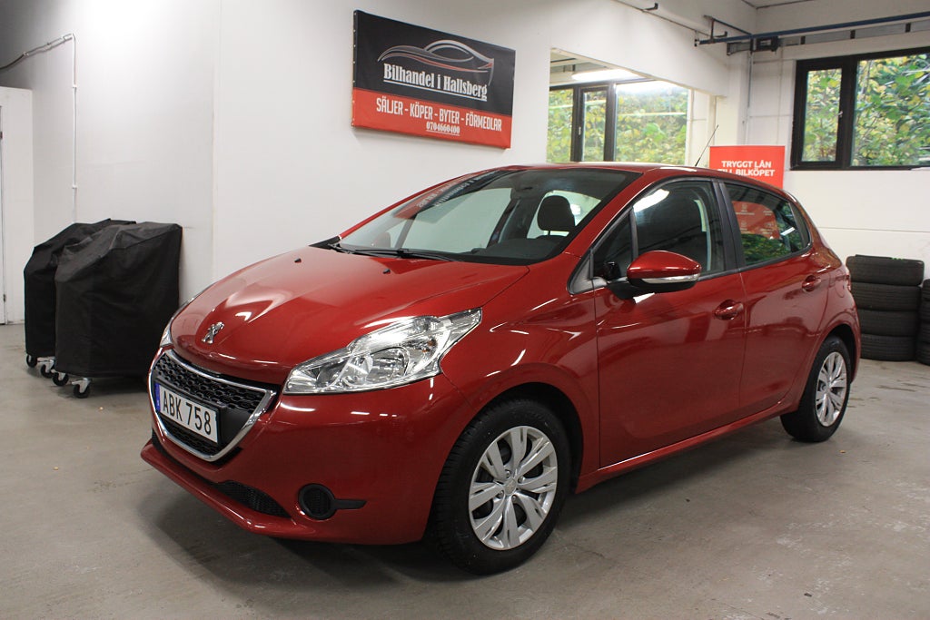 Peugeot 208  1.2 VTi 82hk / 11200 Mil