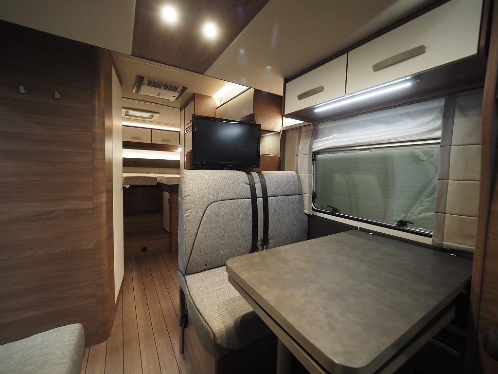 Knaus Live Wave 700 MEG Dragkrok AC Solcell Aut