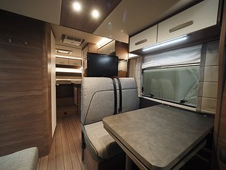 Husbil-halvintegrerad Knaus Live Wave 700 MEG 8 av 20