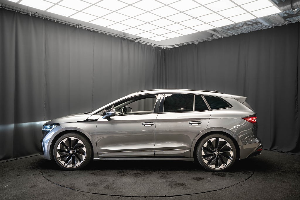Skoda Enyaq iV 80x SPORTLINE PANO CRYSTAL DRAG 21'' 360° CANTON MOMS