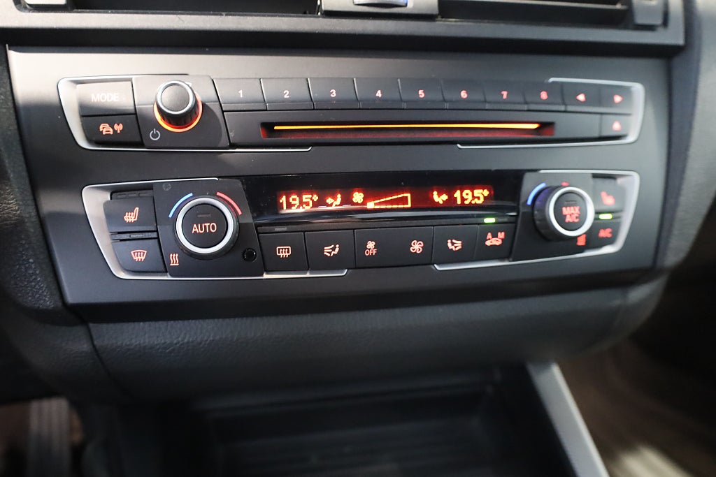 BMW 116i 5-dörrars Steptronic M Sport PDC Blåtand Connected 2015