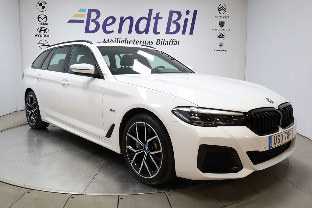 BMW 530e xDrive Touring 2,99% M Sport|Panorama|Rattvärme|HK