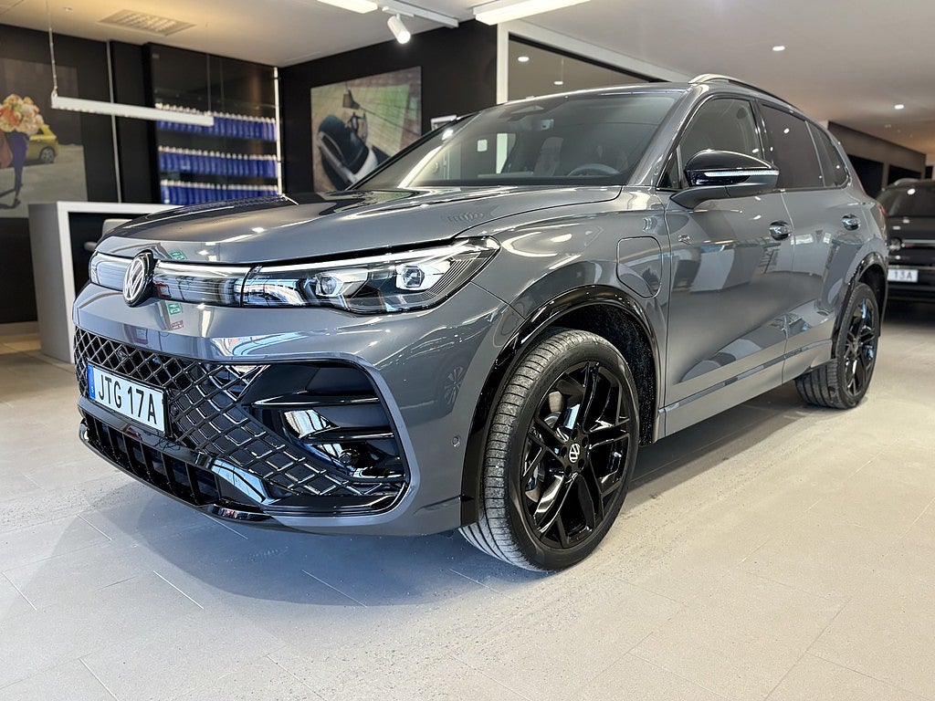 Volkswagen Tiguan eHybrid R-Line-Edition BLACK STYLE LEV 4395kr/mån