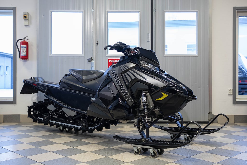 Polaris 800 Switchback Assault 144"
