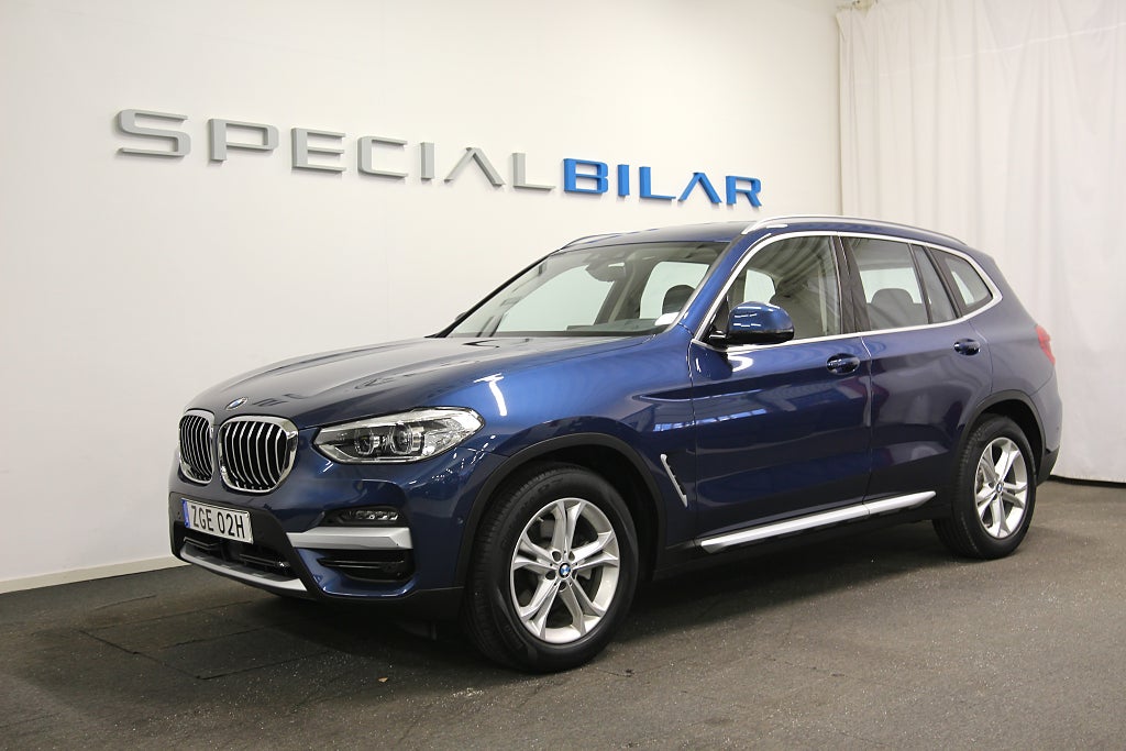 BMW X3 xDrive20d X-Line Värmare El-Stolar Adaptiv farthållare