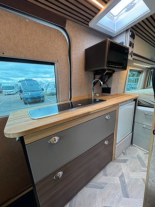 Husbil-halvintegrerad Volkswagen Crafter 163HK 5 av 17