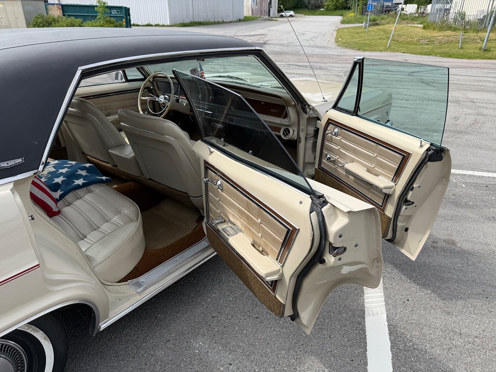 Chevrolet Caprice Custom Sedan 5.4 V8 Powerglide