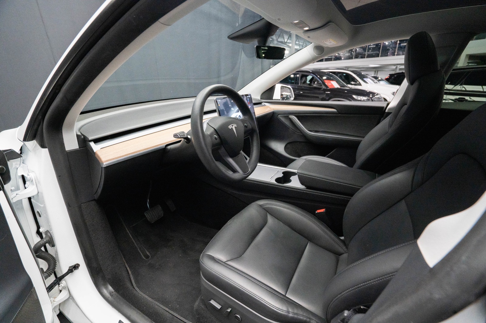 Tesla Model Y Standard Range RWD DRAG PANO LÄDER 1-ÄGARE MOMS 2023 - miniatyr 14