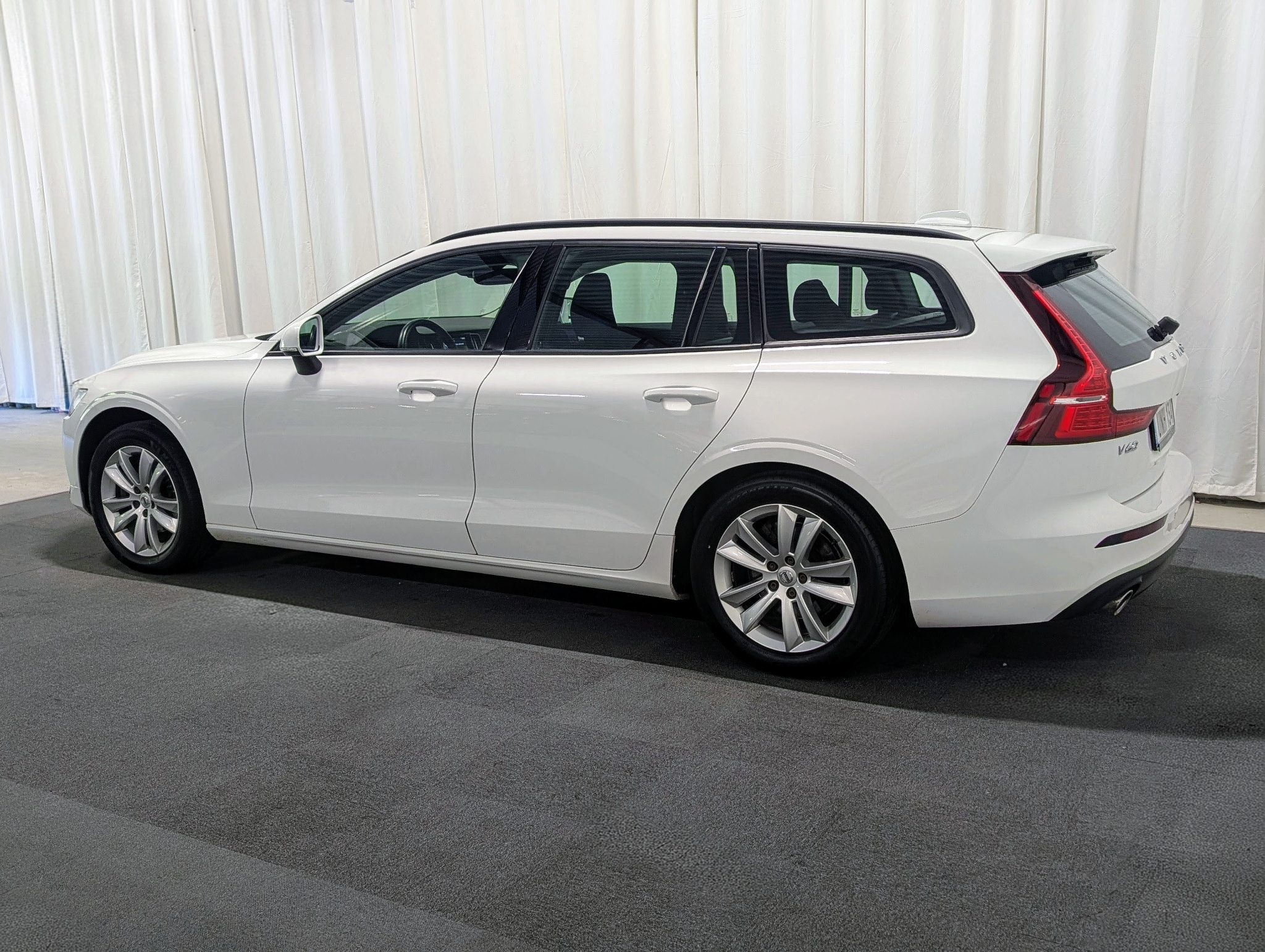 Volvo V60 D4 Geartronic Momentum 2019, bild 3/10