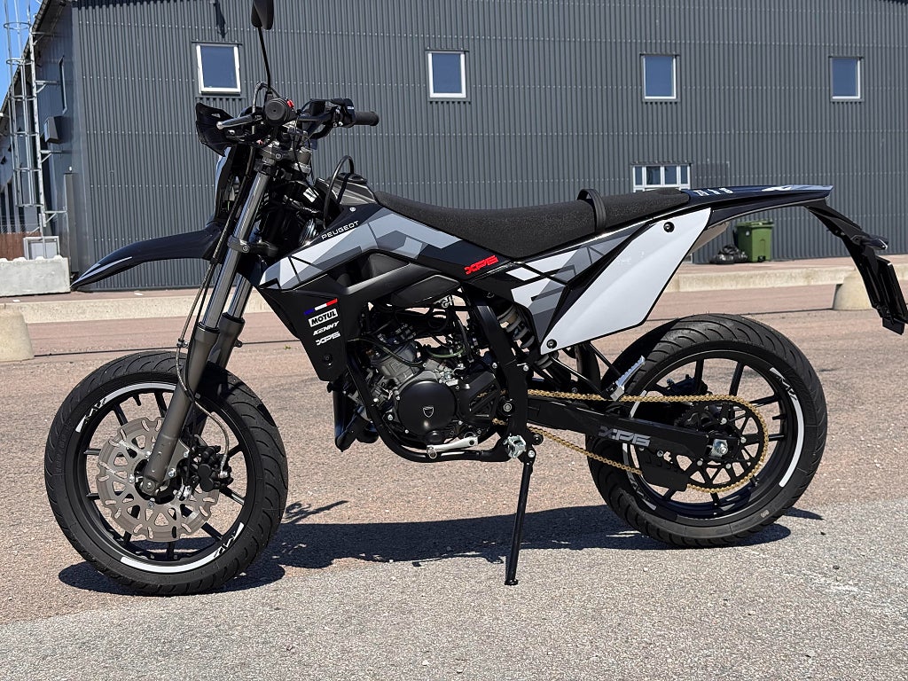 Peugeot XP6 Supermotard! XPS 