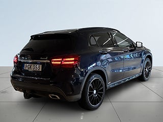 Mercedes-Benz GLA 220d 4MATIC AMG Line Dragkrok Backkamera Dvärmare S&V – bild 6