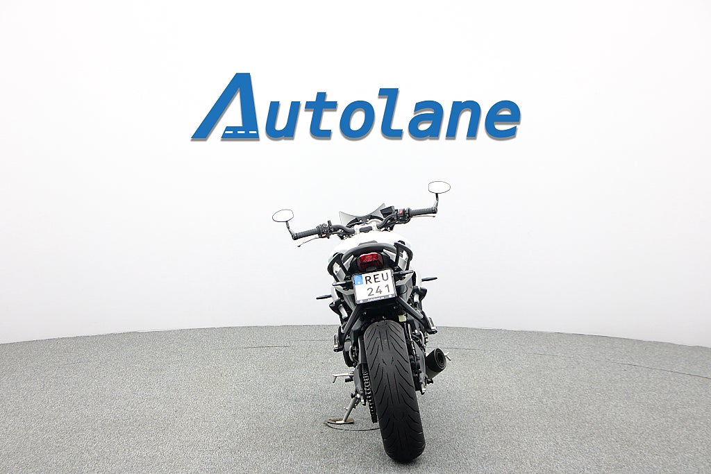 Triumph Street triple *Nyservad