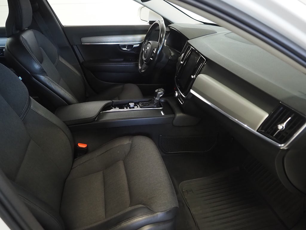 Volvo V90 D4 Geartronic Momentum Advanced Edition Drag Navi VOC 2021