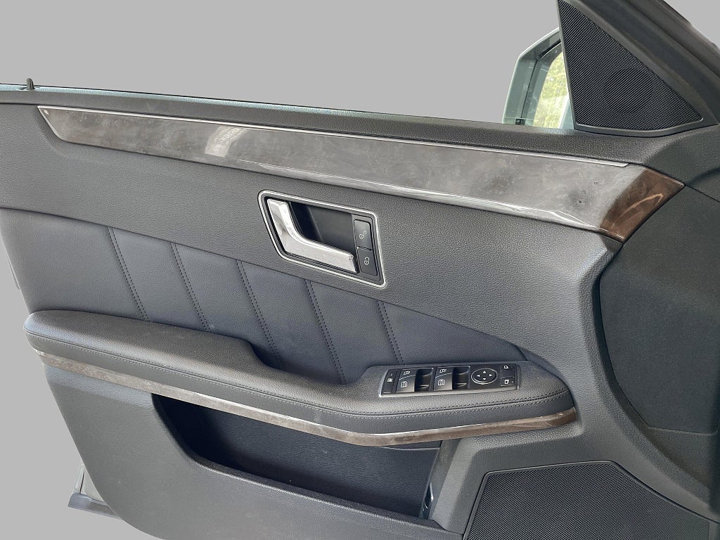 Mercedes-Benz E 2010 - miniatyr 12