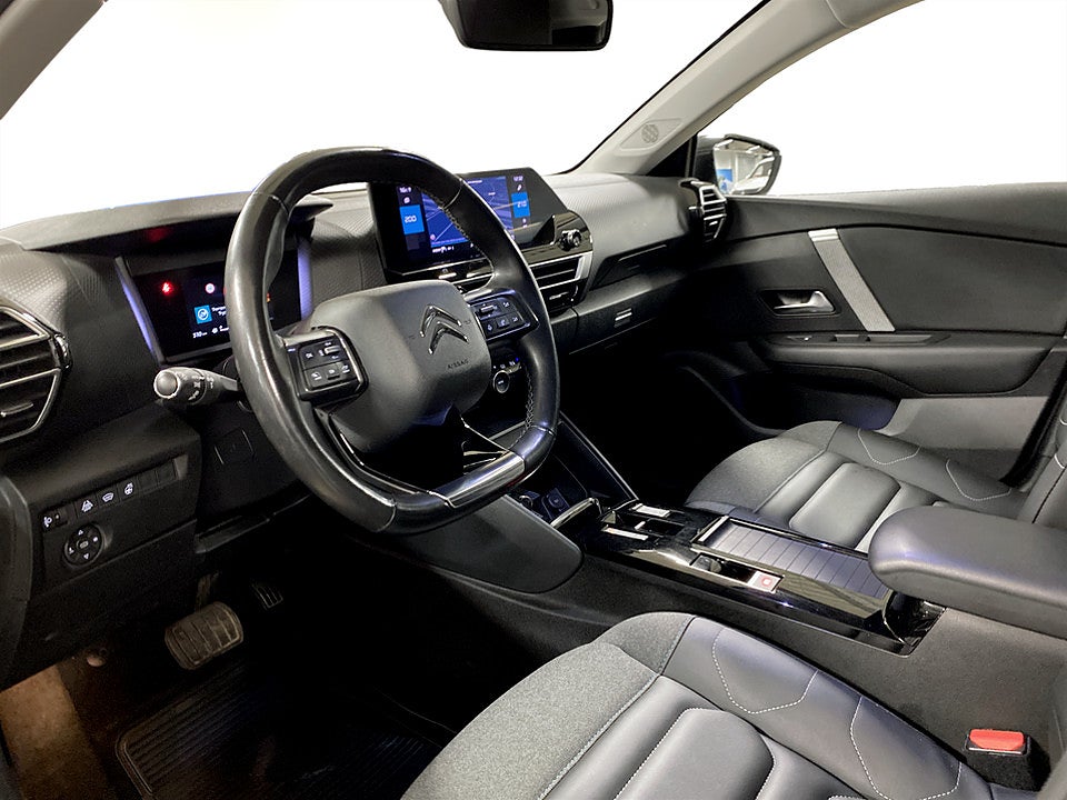 Bild på Citroën C4 Shine 1.2 PT 155hk Aut B-KAMERA CARPLAY