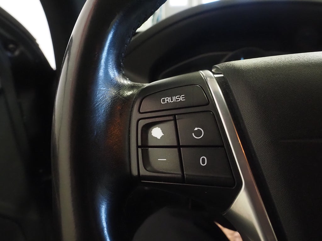 Volvo XC60 D4 190hk Geartronic Momentum Business E Drag D-Värm 2016