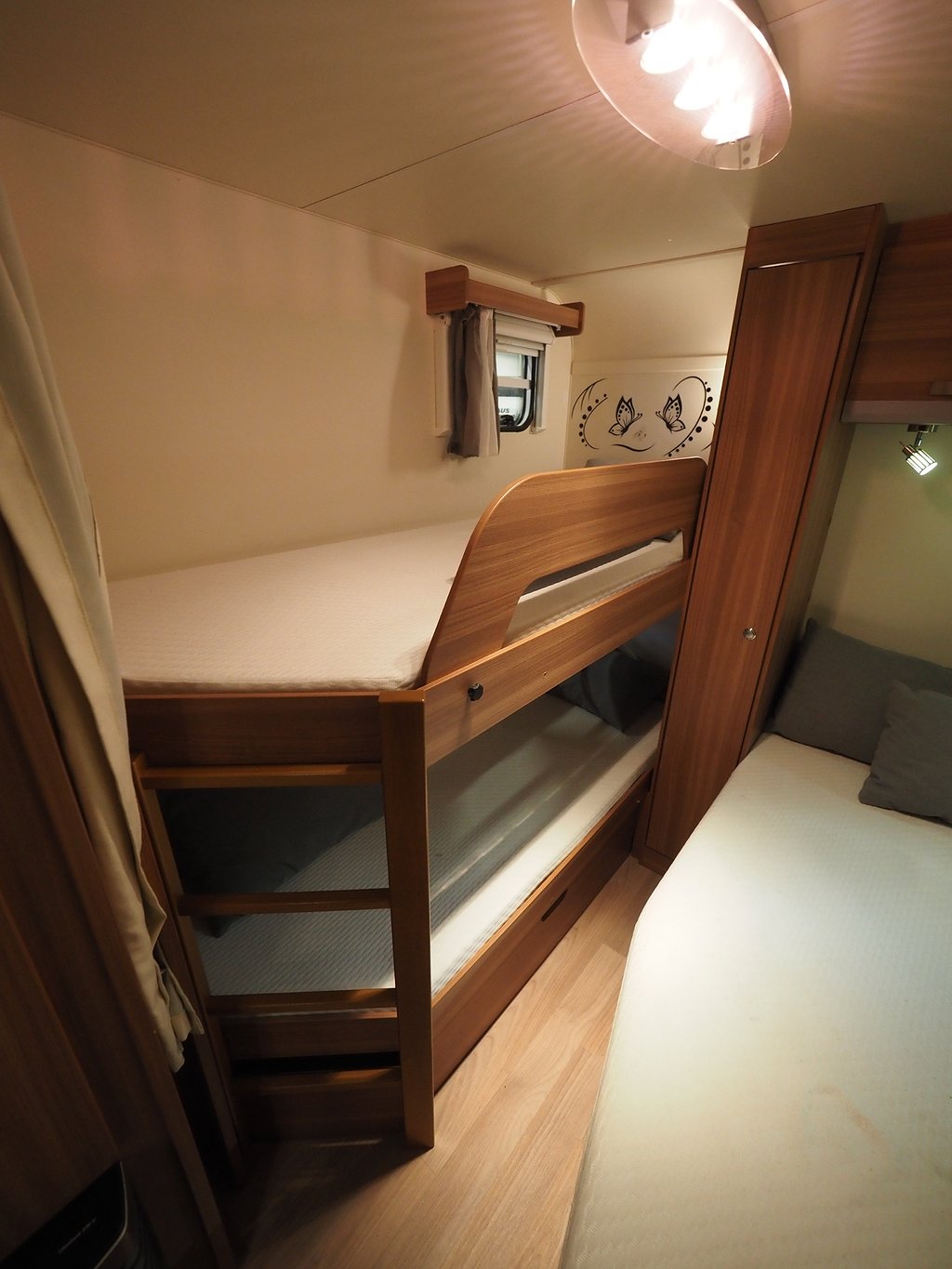 Weinsberg CaraOne 550 UK Påsmarkis Solcell Totalvikt 1700kg 2016