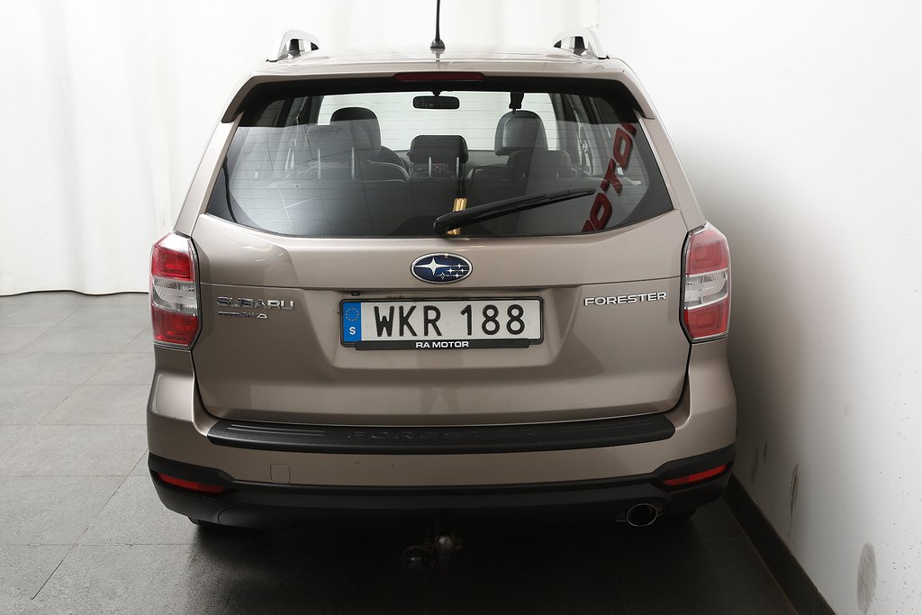 Subaru Forester 2,0i XE AWD Aut Skinn Pano Drag Nybesikt 2014