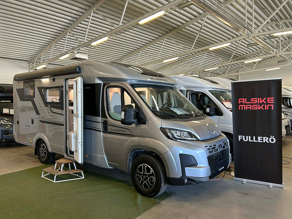 Adria Compact Supreme SL / B-körkort / under 7m / Automat / 