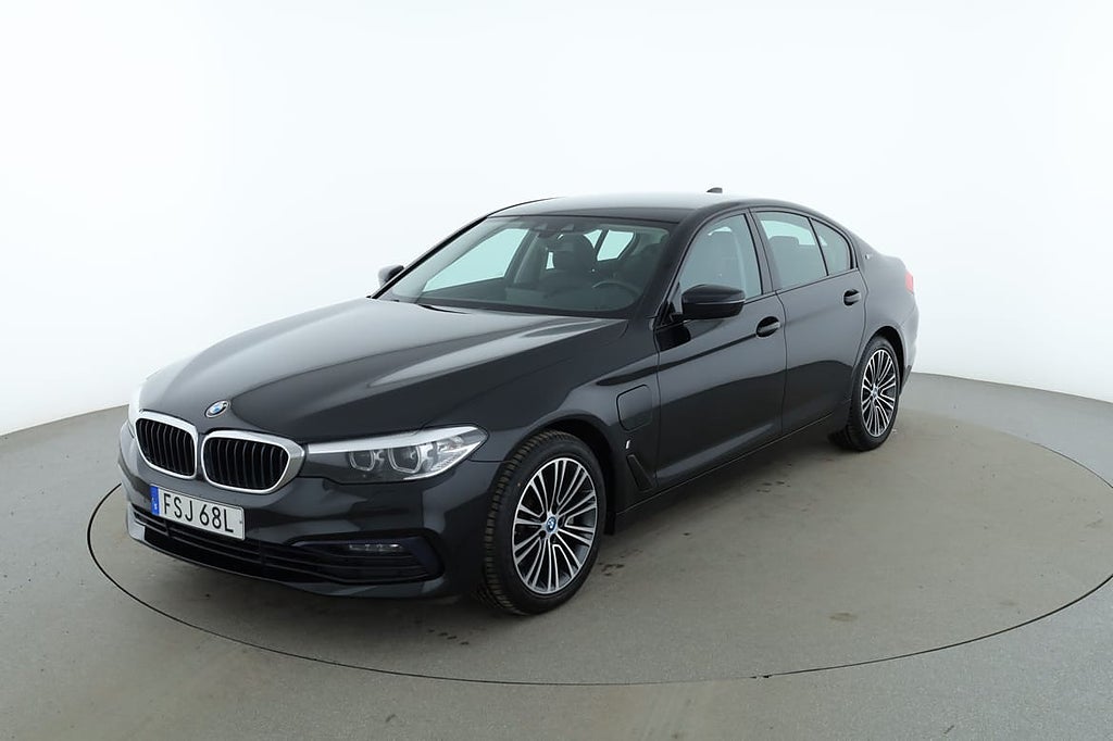 BMW 530e iPerformance Sedan Sport Line / Rattvärme, Backkamera