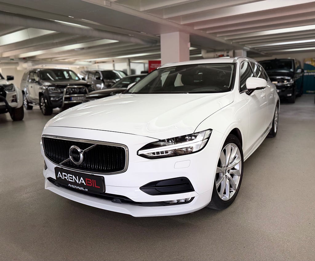 Volvo V90 D4 AWD Momentum Advanced Värmare Kamera Drag 190hk 