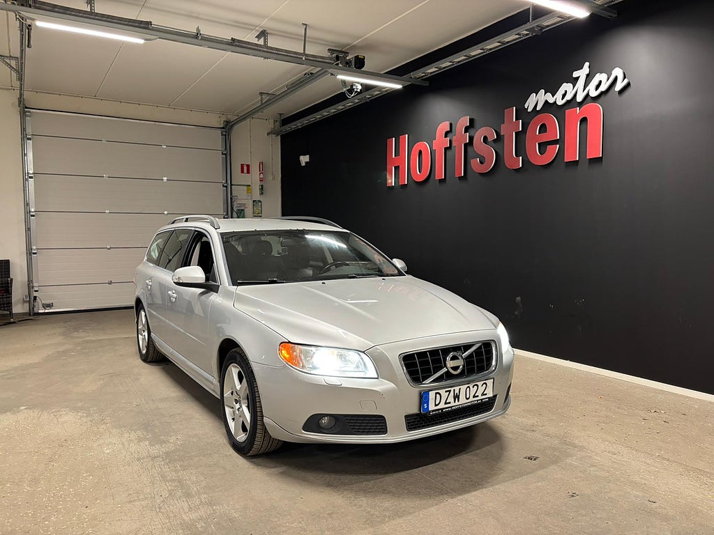 Volvo V70 2.4D Momentum / Helskinn
