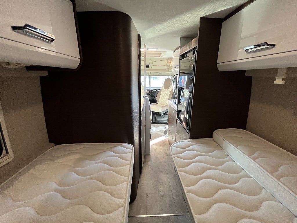 Karmann-Mobil Davis 620 /Solcell/Långbädd/Litium/B-kort/Van - Karmann-Mobil