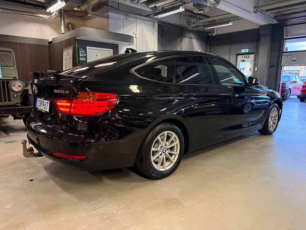BMW 320d 2015 - miniatyr 7