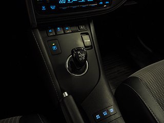 Halvkombi Toyota Auris 27 av 29