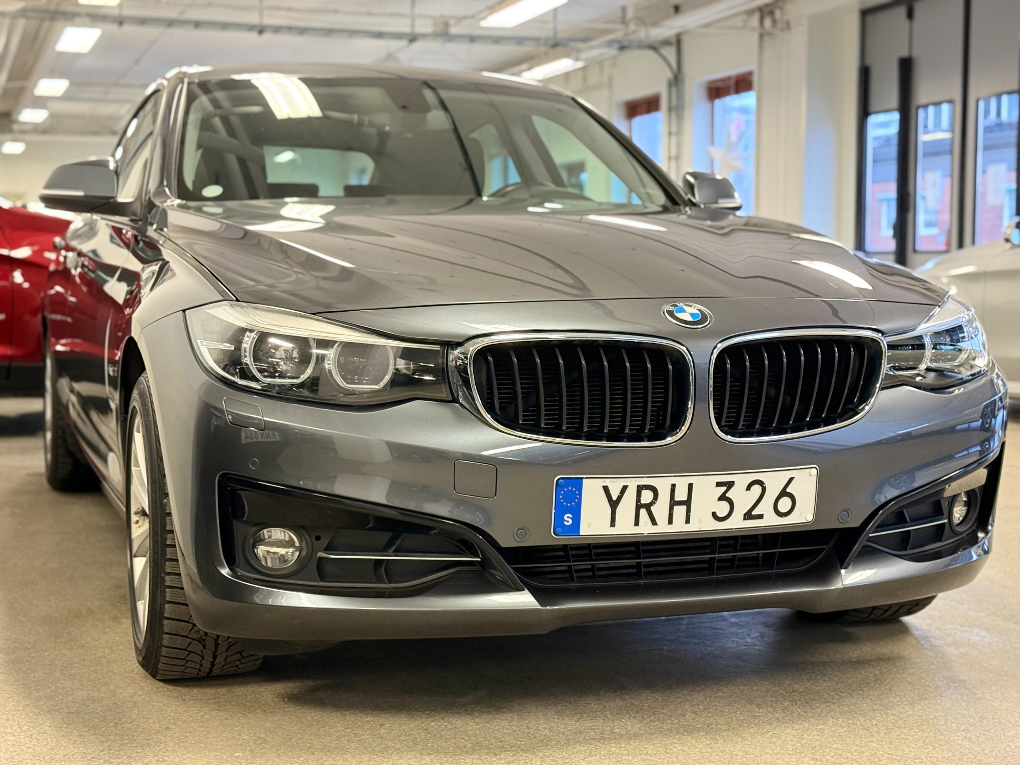 BMW 320 2018, bild 5/46