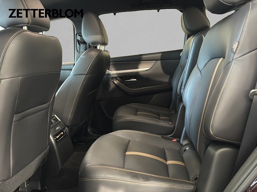 SUV Mazda CX-80 9 av 15