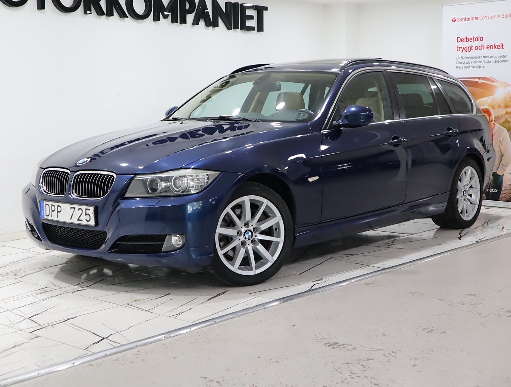 BMW 330i xDrive Touring Panorama Navi Läder 2-Ägare