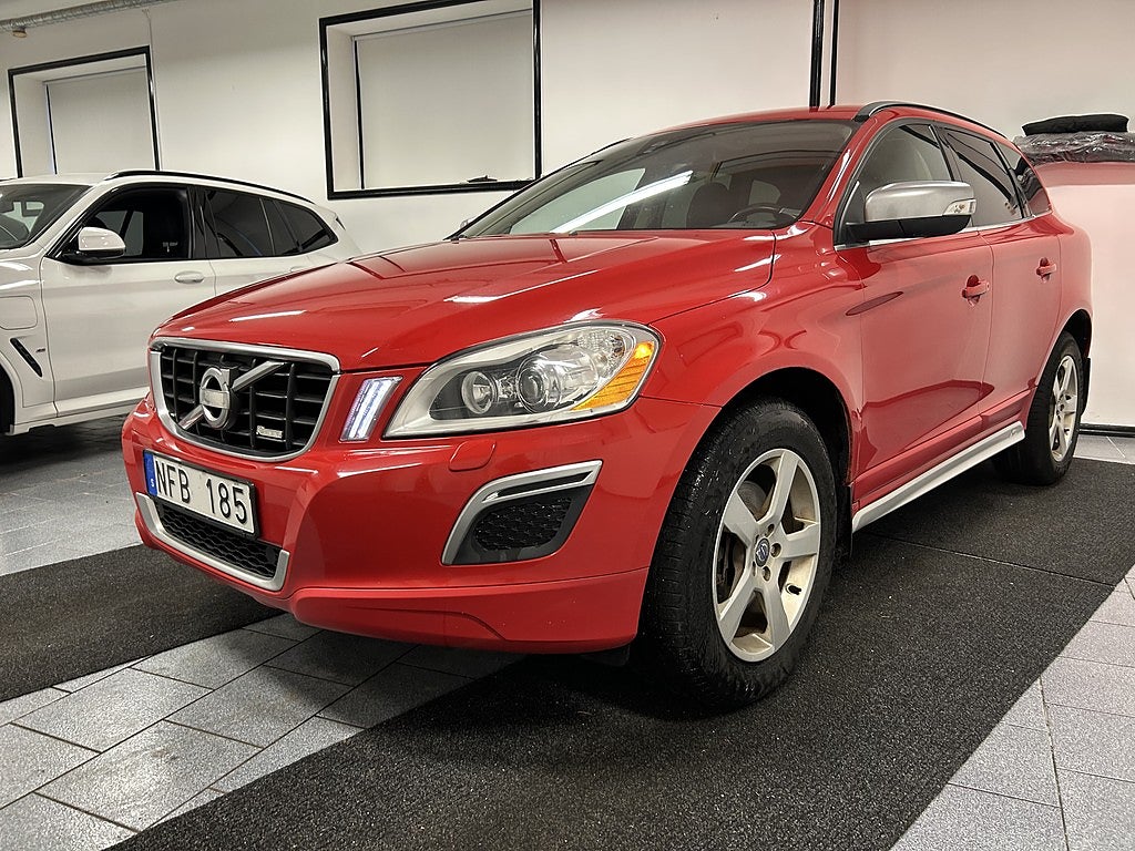Volvo XC60 D4 163 hk AWD R-Design Drag Mkt välservad Helläder 