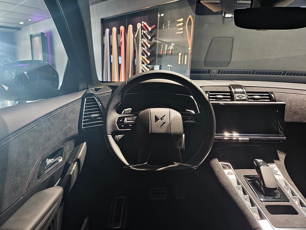 Bild på DS 7 Crossback E-Tense Performance Line+ 300hk Aut AWD - 360-KAMERA, CARPLAY, M