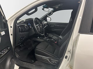 Toyota Hilux Dubbelhytt 2.4 AWD MOMS/Kamera/Drag/D&M-värmare/LEDramp