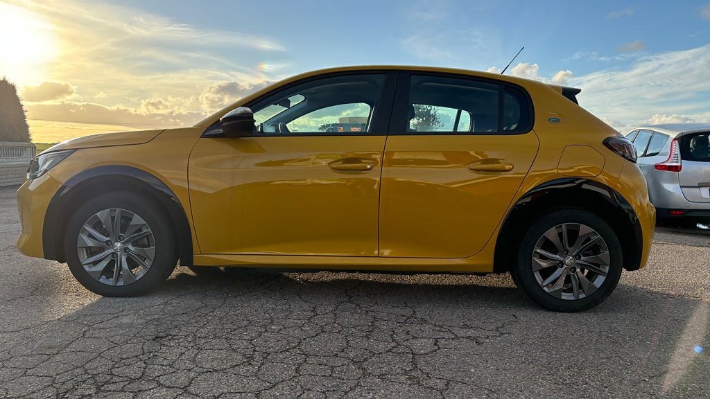 Peugeot E-208 Lågmilare | 1Ägare | Erbjudande 2000kr/mån 