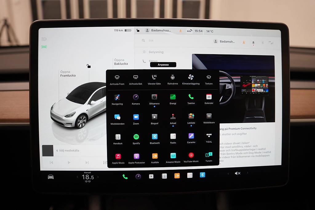 Tesla Model Y Standard Range 299hk / Dragkrok / En ägare