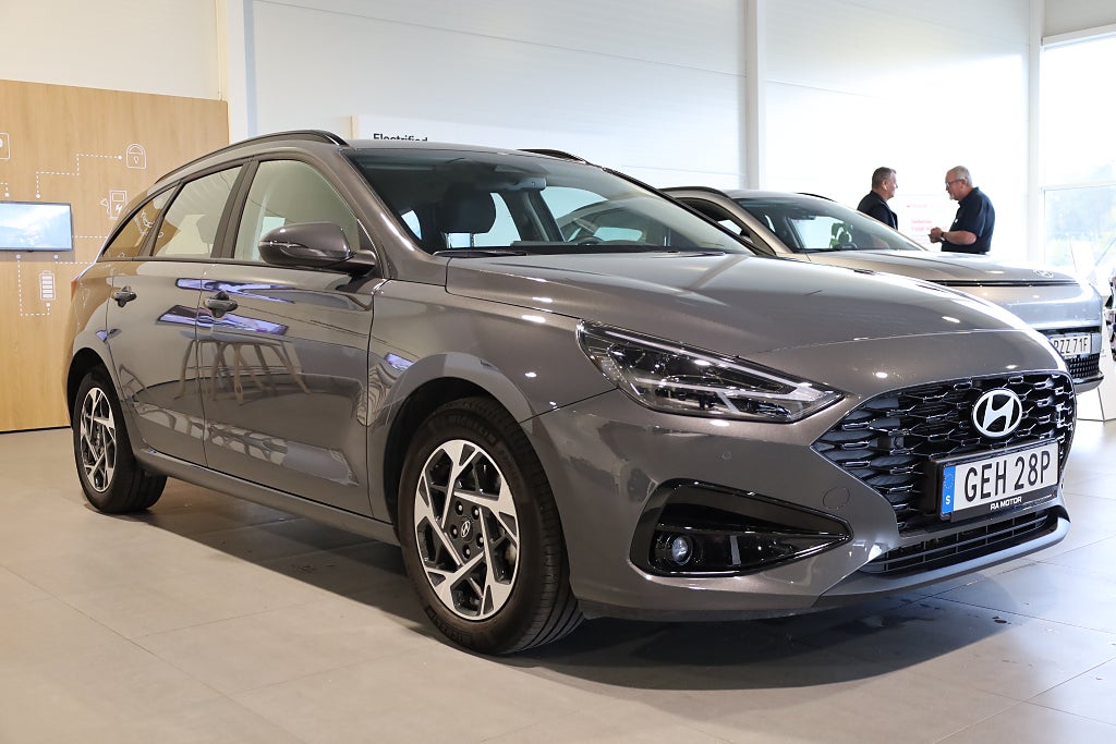 Hyundai i30 1,0 T-GDi MHEV Essential Kombi Aut Navi Kamera 2025