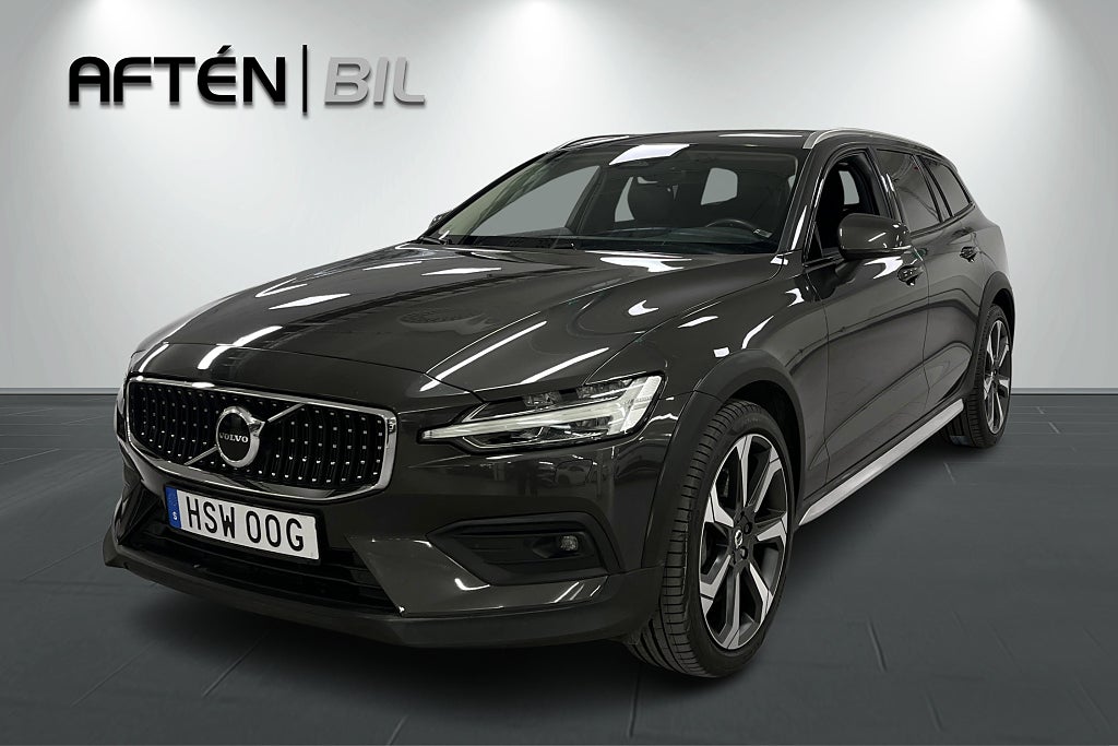 Volvo V60 Cross Country B4 Mildhybrid AWD Inscription / Pano / Drag