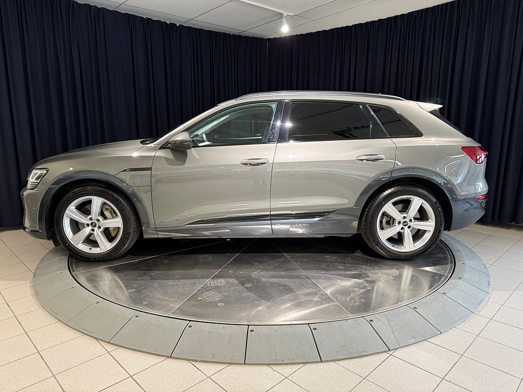 Audi q8-e-tron 2024 - miniatyr 3