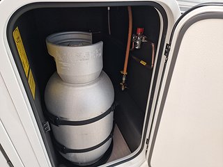 Husbil-halvintegrerad Kabe Novum 750 LGB 9 av 28