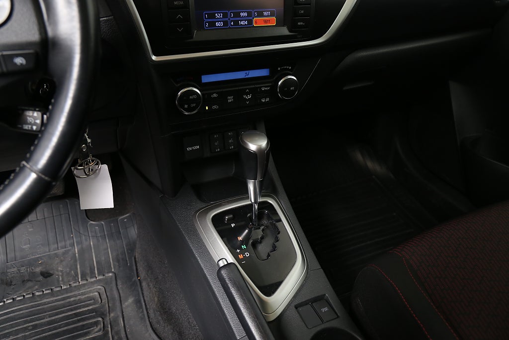 Toyota Auris 1,6 132hk Multidrive S Automat 5D Kamera Panorama 2014