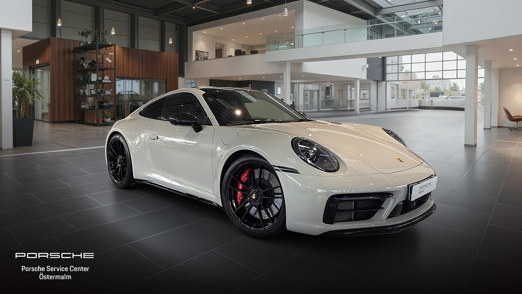 Porsche 911 Carrera 4 GTS