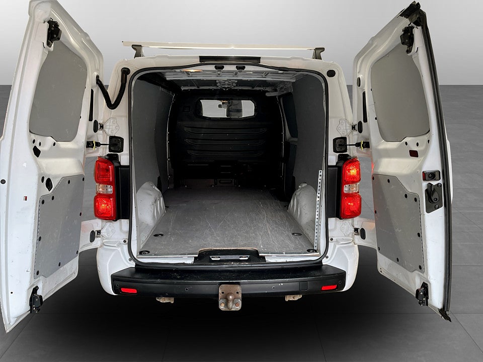 Bild på Peugeot Expert PRO+ 2.0 BHDi 180hk Aut L3 B-KAMERA DRAG