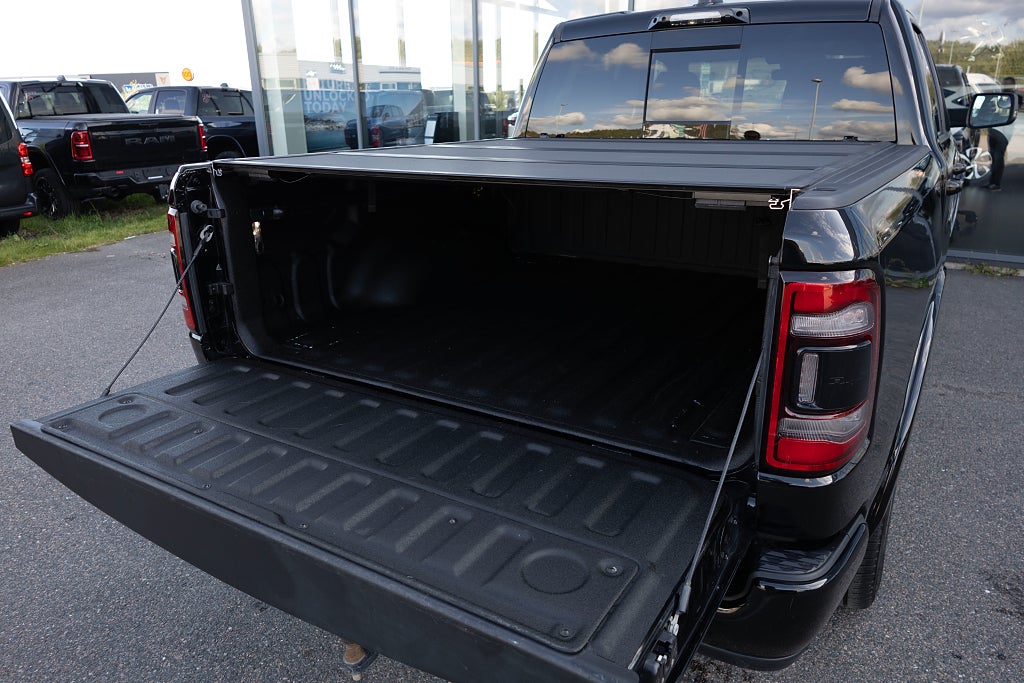 Dodge RAM 1500 5.7 V8 HEMI Limited Night Edition LÅG SKATT